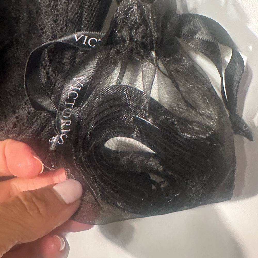 Victoria's Secret Black Bandeau with Lace Details - Picture 3 of 6